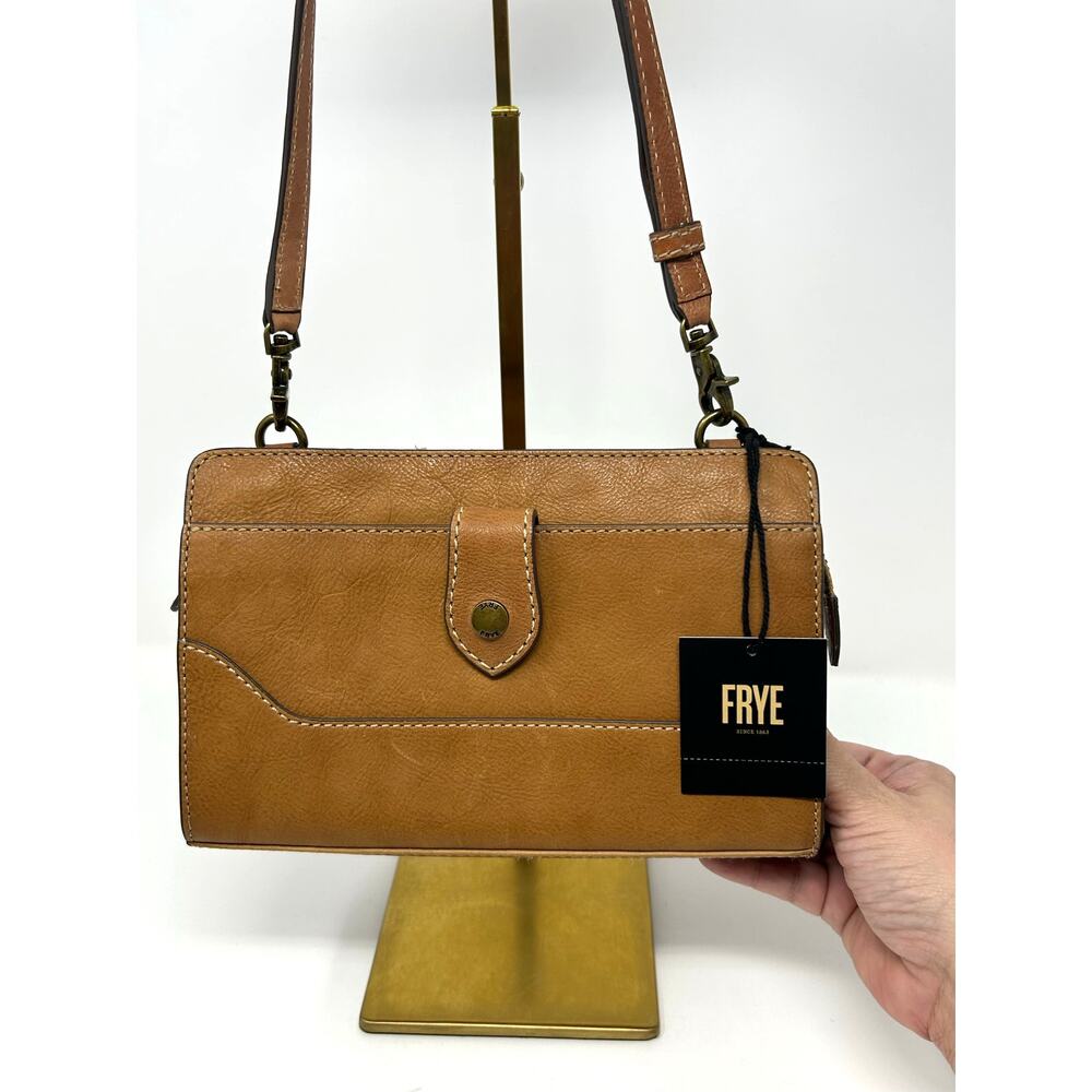 NWT Frye Lucy Leather Crossbody Clutch